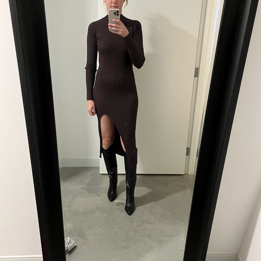 ARITZIA Alchemy dress! Sold out online - such a great dress!